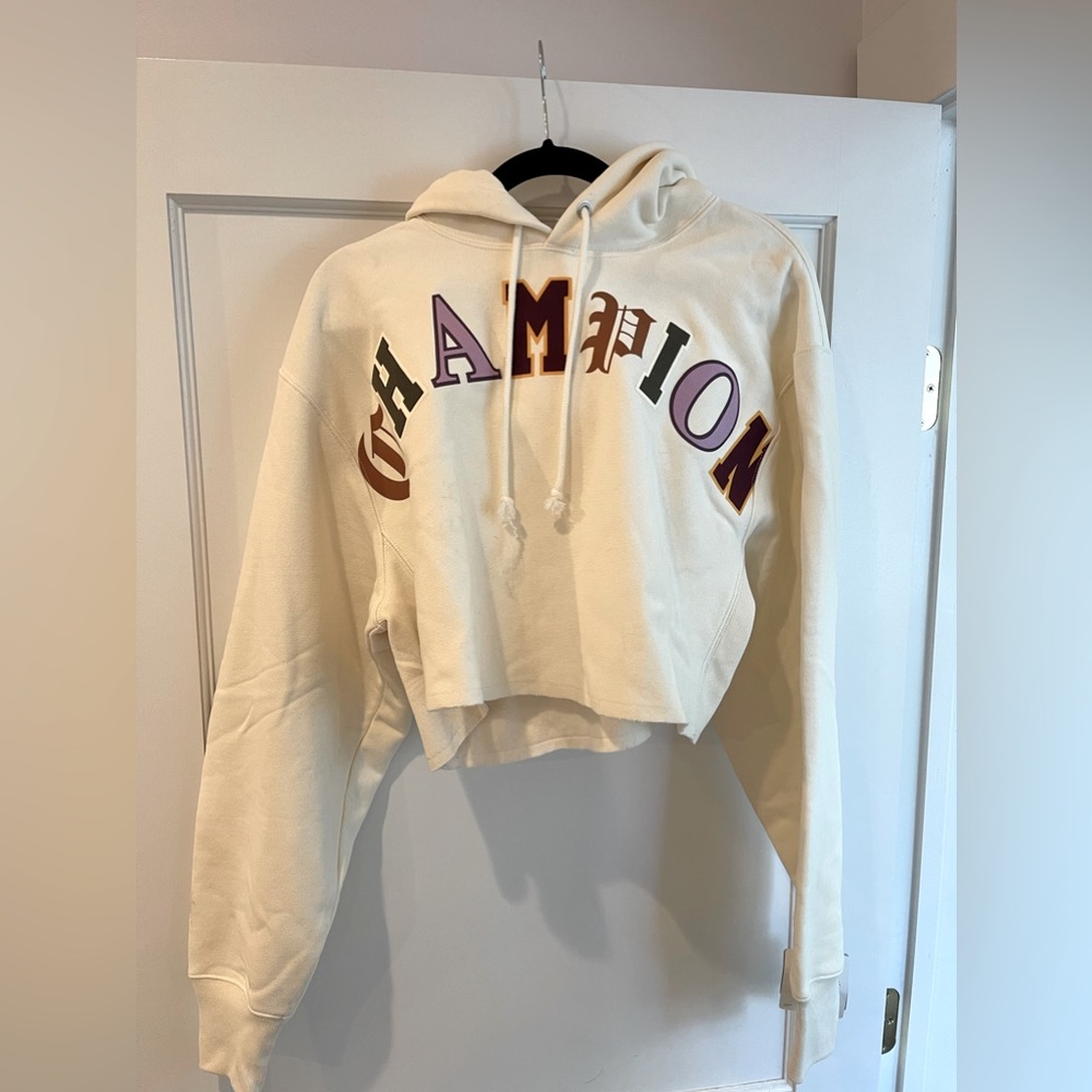 Champion NWT cropped sweatshirt